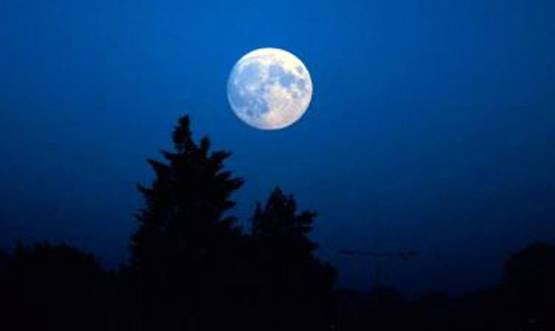 अंतरिक्ष यात्री चांद पर छोड़ आते हैं कबाड़, जानें कितना कचरा जमा