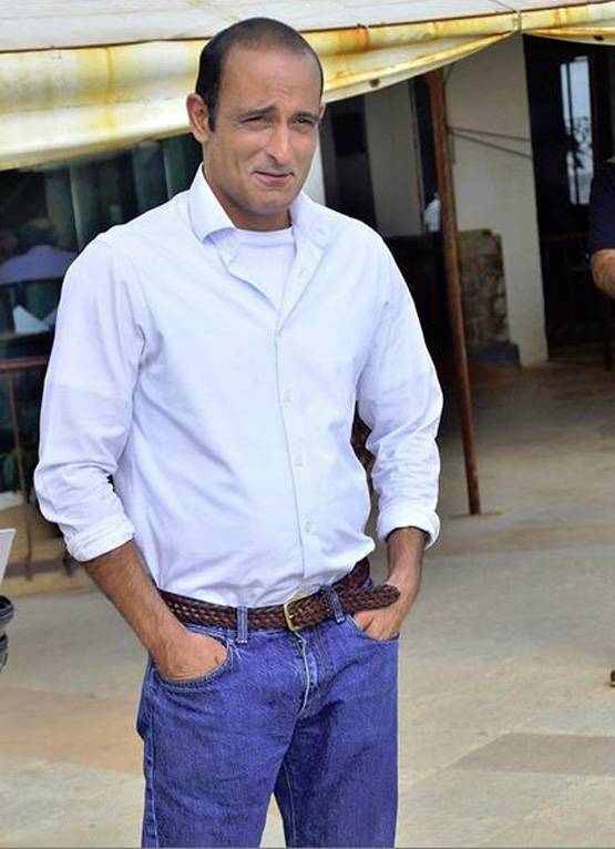 Then & Now: कभी चॉकलेटी हीरो थे अक्षय खन्ना, 22 साल में इतना बदला लुक