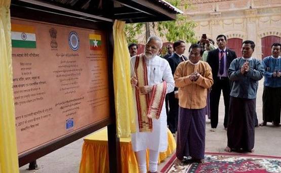 PM मोदी की 8 ड्रेसिंग स्टाइल जिसने सोशल मीडिया पर बटोरीं सुर्खियां