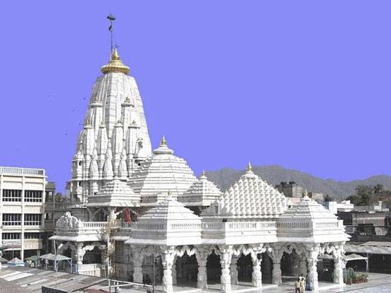 ये हैं मां दुर्गा के 10 प्रसिद्ध मंदिर, नवरात्रि में लगता है भक्तों का मेला