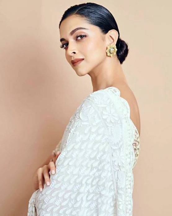 दीपिका पादुकोण दिन में 6 बार खाना खाती हैं, डाइट चार्ट हुआ रिवील