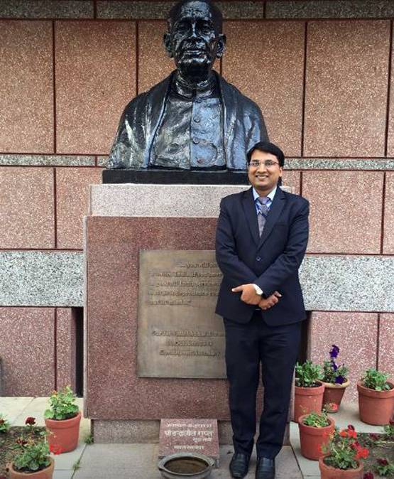 कैसे बने हिंदी मीडियम से IAS, टॉपर निशांत जैन ने दिए ये टिप्स