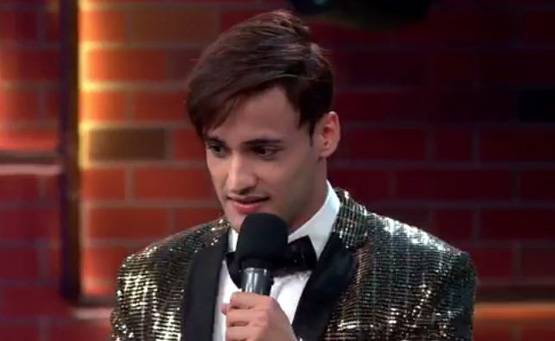 बिग बॉस में JK का मॉडल, सलमान खान ने खींची टांग, उड़ाया इंग्लिश का मजाक