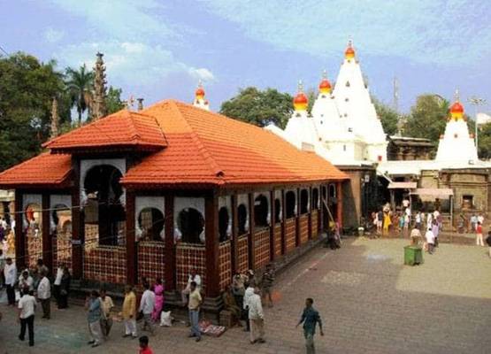 ये हैं मां दुर्गा के 10 प्रसिद्ध मंदिर, नवरात्रि में लगता है भक्तों का मेला