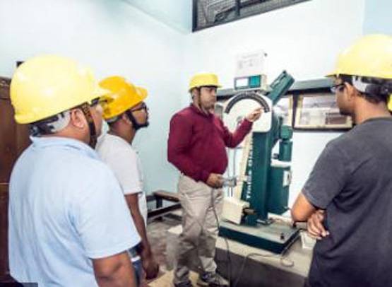 10वीं पास ऐसे करें मैकेनिकल इंजीनियरिंग, खुलेंगे नौकरी के दरवाजे