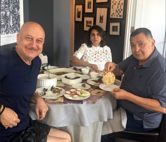 गणपति दर्शन करने नील नितिन मुकेश के घर पहुंचे ऋषि कपूर, देखें PHOTOS