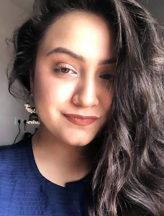 एसिड अटैक से उजड़ी जिंदगियों को संवार रही हैं 26 साल की रिया