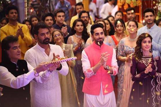 कुमकुम भाग्य में आयुष्मान ने किया फिल्म का प्रमोशन, जितेंद्र संग जमकर नाचे