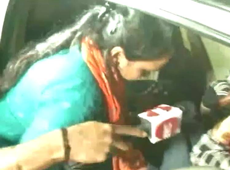 दोस्ती-डिनर और MMS, हनी ट्रैप का खेल देख पुलिस भी हैरान