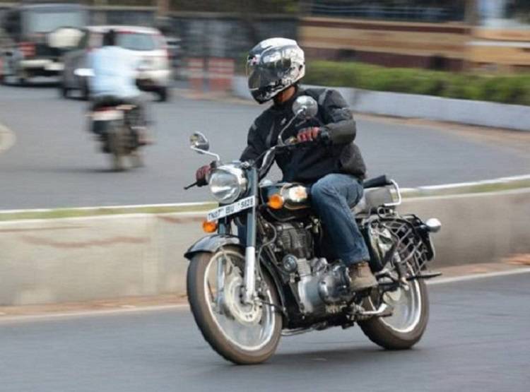 जानिए कैसे एक बुलेट बन गई भगवान और पूजने लगे लोग