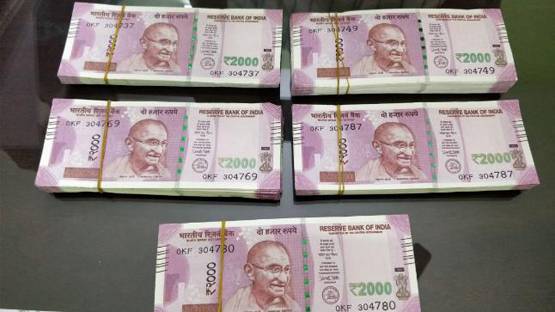 लड़की संग बनाया प्रिंसिपल का अश्लील वीडियो, छात्र ने किया ब्लैकमेल