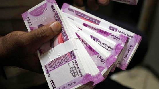 लड़की संग बनाया प्रिंसिपल का अश्लील वीडियो, छात्र ने किया ब्लैकमेल