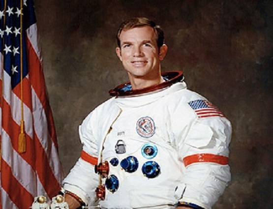 कौन थे वो 12 जांबाज शख्स? आज भी हैं चांद पर जिनके कदमों के निशान