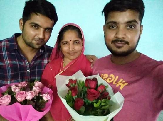 ऐसे तैयारी करके गली ब्वॉय से IAS बन गया ये लड़का, पाई 77वीं रैंक