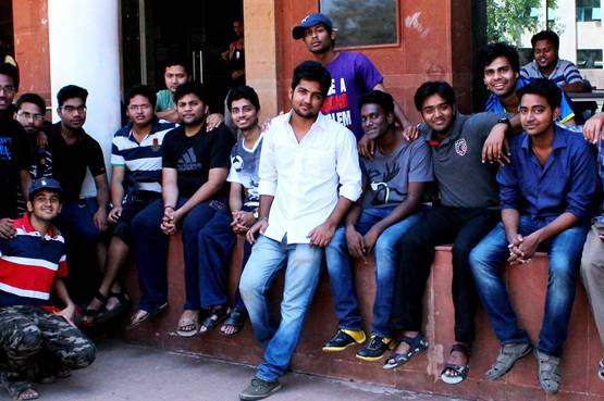 ऐसे तैयारी करके गली ब्वॉय से IAS बन गया ये लड़का, पाई 77वीं रैंक