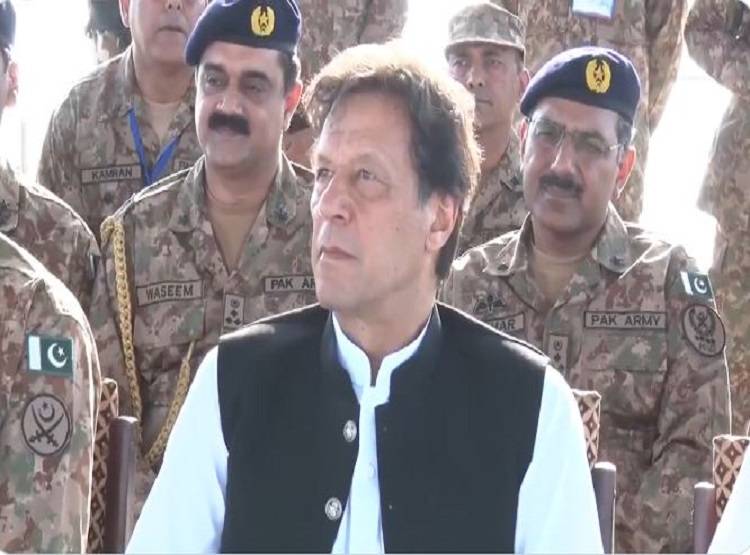 PAK तो छोड़िए अपनी कुर्सी भी नहीं संभाल पा रहे इमरान खान, गिरेगी सरकार