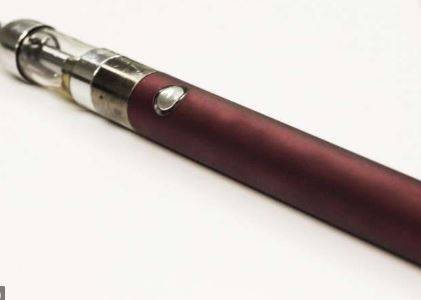 ई-सिगरेट की गिरफ्त में युवा आबादी, जानें- कितना बड़ा है कारोबार