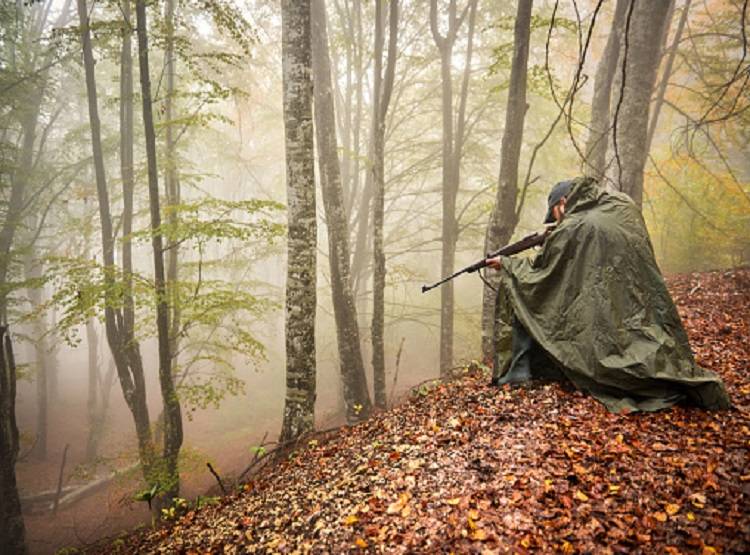 जंगल में कर रहा था शिकार, सूअर की जगह पिता को ही मार दी गोली