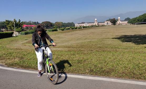 UPSC: 2 बार प्री में फेल, घर में तैयारी से तीसरी बार टॉपर्स में नाम