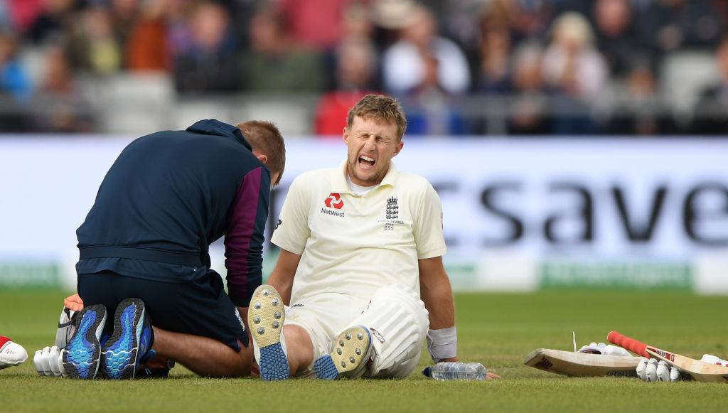 इंग्लिश कप्तान रूट के प्राइवेट पार्ट पर लगी गेंद, टूट गया एल गार्ड