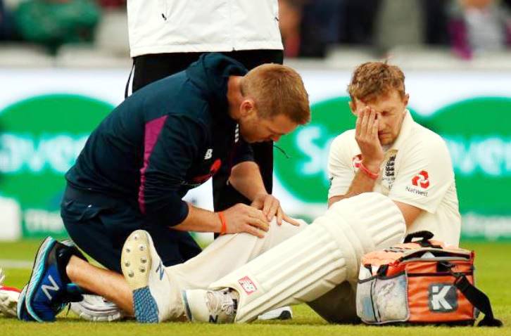 इंग्लिश कप्तान रूट के प्राइवेट पार्ट पर लगी गेंद, टूट गया एल गार्ड