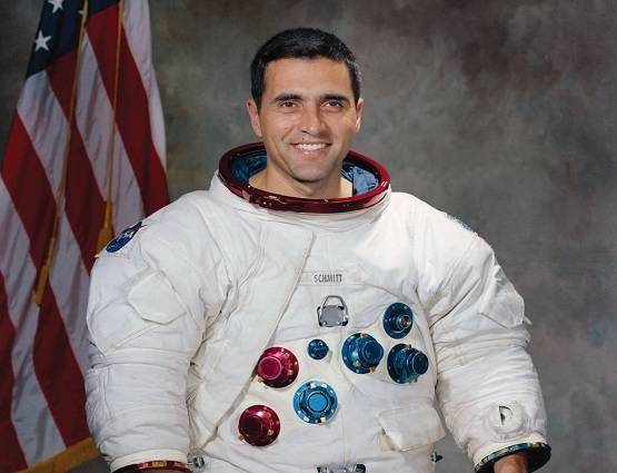 कौन थे वो 12 जांबाज शख्स? आज भी हैं चांद पर जिनके कदमों के निशान