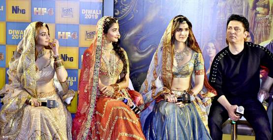 हाउसफुल 4 ट्रेलर: राजा-रानी बने स्टार्स, गेटअप में छुपी कहानी