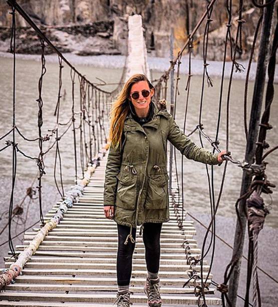 ईरान में कपल ने बिना लाइसेंस लिया ड्रोन शॉट, 10 साल की हुई जेल