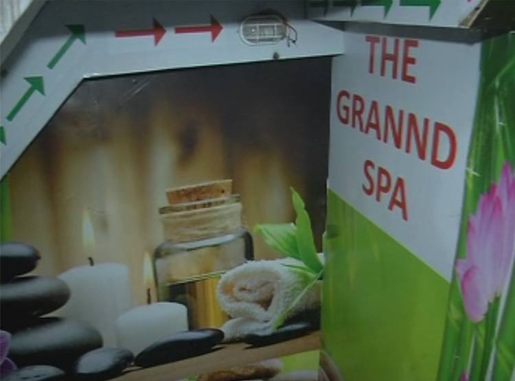 दिल्ली के स्पा-मसाज सेंटर की असली कहानी, बंद कमरे में होता है ये