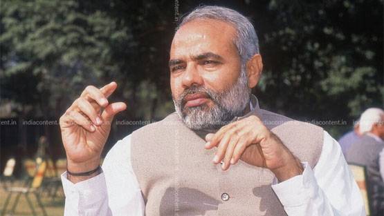 राजनीति की सीख देने वाला वो शख्स जिसे मोदी बताते थे अपनी हर बात