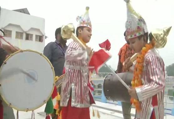 नवरात्रि पर युवतियों ने बनवाए खास टैटू, चंद्रयान 2 की भी झलक