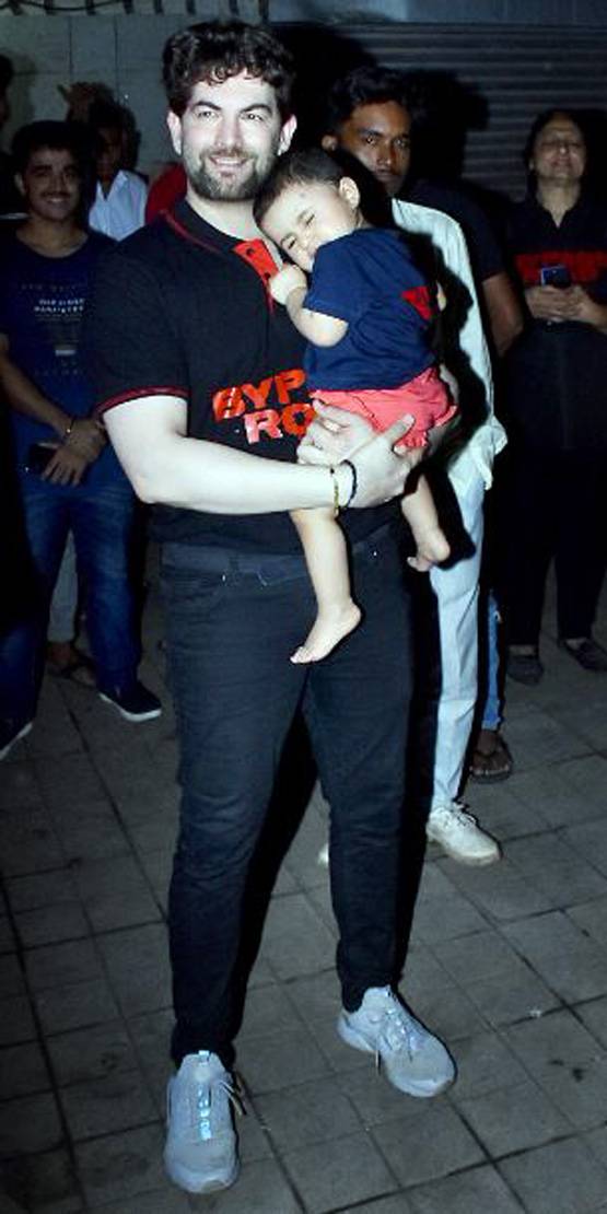 नील नितिन मुकेश की 1 साल की बेटी नूर्वी ने ऐसे दी बप्पा को विदाई, तस्वीरें