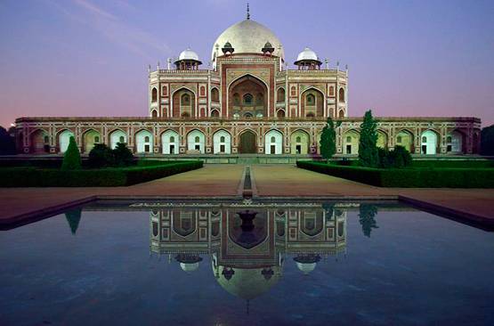 चांद की रोशनी पड़ते ही खूबसूरत हो जाती हैं ये 10 जगह, क्या आपने देखीं?