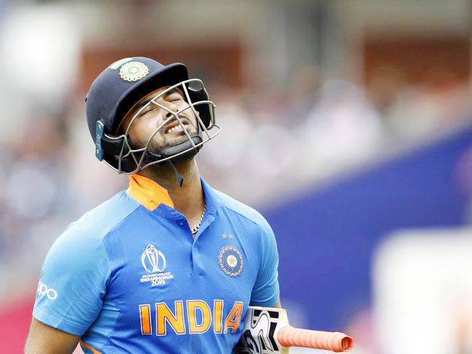 ऋषभ पंत की गलतियों की लिमिट पूरी, शास्त्री ने दे दी ये चेतावनी