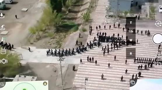 सीक्रेट वीडियो: चीन में आंखों पर पट्टी बांध मुस्लिमों के साथ जुल्म?