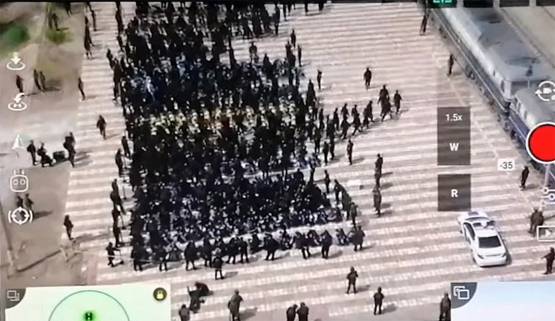 सीक्रेट वीडियो: चीन में आंखों पर पट्टी बांध मुस्लिमों के साथ जुल्म?