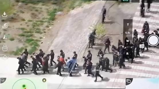 सीक्रेट वीडियो: चीन में आंखों पर पट्टी बांध मुस्लिमों के साथ जुल्म?