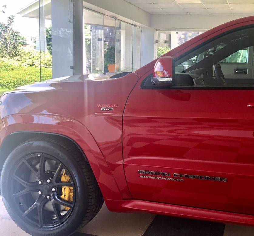 धोनी इस खास कार में हुए स्पॉट, जानें साक्षी के इस गिफ्ट की कीमत