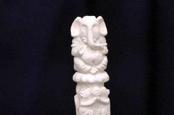 1 सेंटीमीटर की गणेश मूर्ति, दर्शन करने के लिए चाहिए तेज आंखें