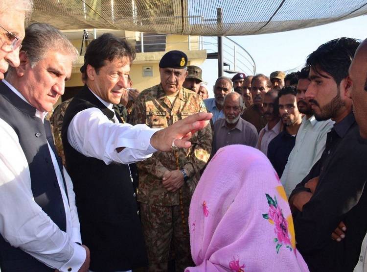 PAK तो छोड़िए अपनी कुर्सी भी नहीं संभाल पा रहे इमरान खान, गिरेगी सरकार