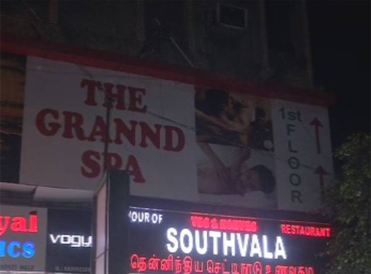 दिल्ली के स्पा-मसाज सेंटर की असली कहानी, बंद कमरे में होता है ये