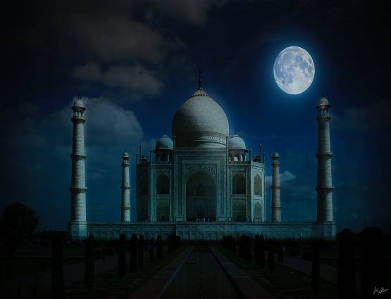 चांद की रोशनी पड़ते ही खूबसूरत हो जाती हैं ये 10 जगह, क्या आपने देखीं?