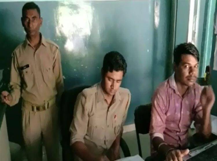 चालान कटा तो बिजली विभाग के अधिकारी ने काट दी थाने की बिजली