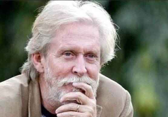 अक्षय से अनुपम खेर तक, रियल लाइफ में टीचर रहे हैं ये 10 सितारे