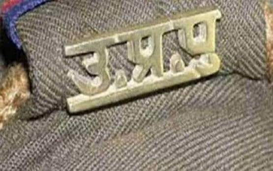 24 साल से धरने पर हैं टीचर, महंगा पड़ा खुले में अंडरवियर सुखाना