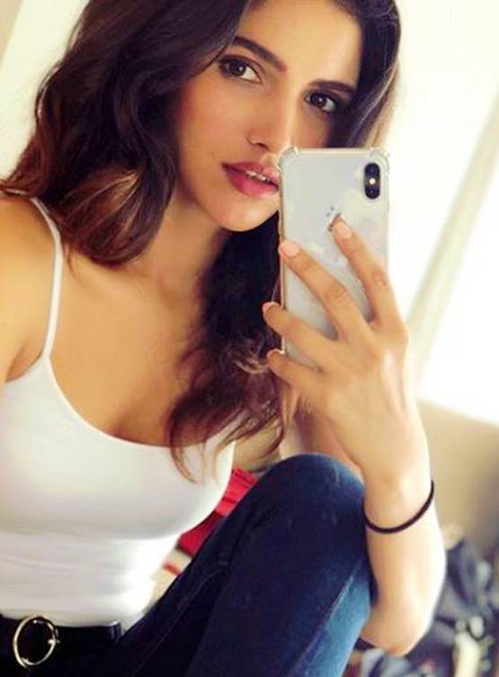 लखनऊ की वर्तिका बनी Miss Diva Universe 2019, जाने उनसे जुड़ी अनजानी बातें