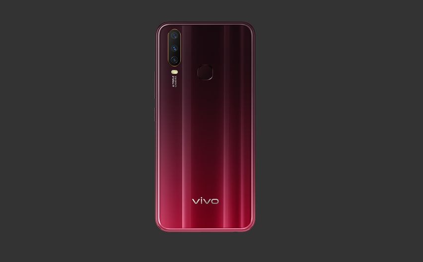 ट्रिपल रियर कैमरे वाले Vivo के ये दो स्मार्टफोन्स हुए सस्ते