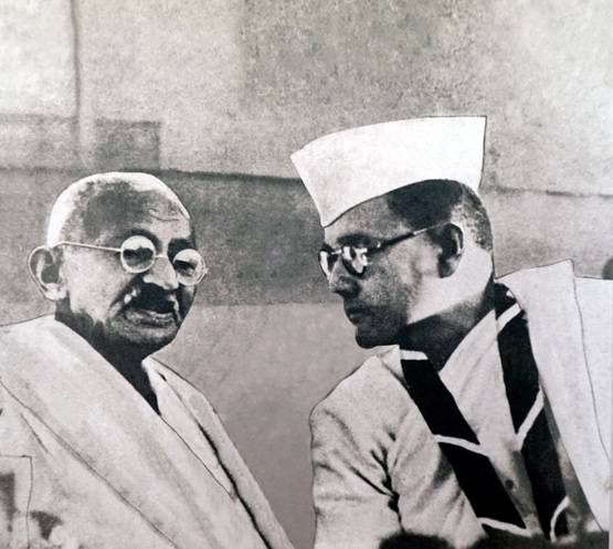 आइंस्टीन से चार्ली चैपलिन तक, गांधी के साथ वर्ल्ड लीडर्स की Photos