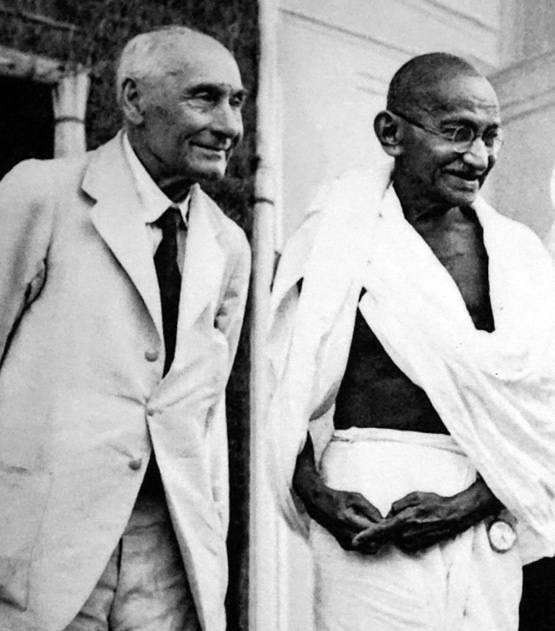 आइंस्टीन से चार्ली चैपलिन तक, गांधी के साथ वर्ल्ड लीडर्स की Photos