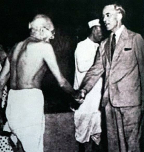 आइंस्टीन से चार्ली चैपलिन तक, गांधी के साथ वर्ल्ड लीडर्स की Photos